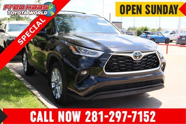 Used 2023 Toyota Highlander