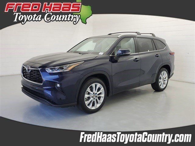 Used 2023 Toyota Highlander