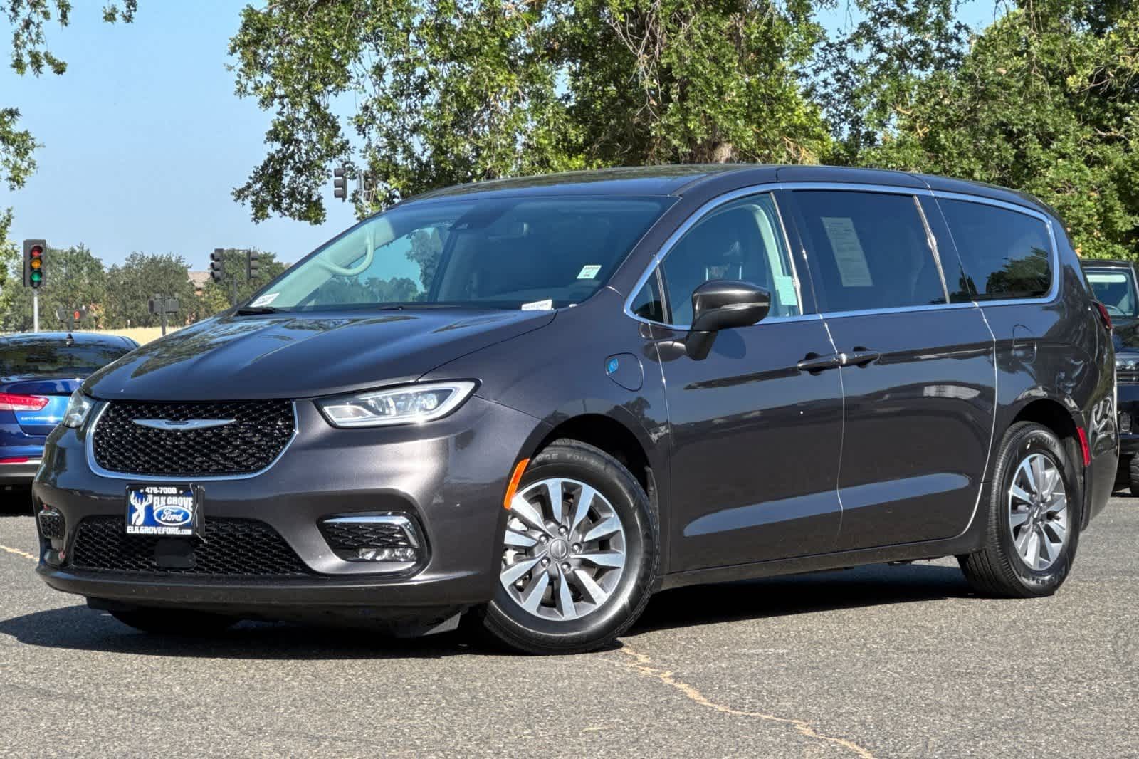 Used 2023 Chrysler Pacifica