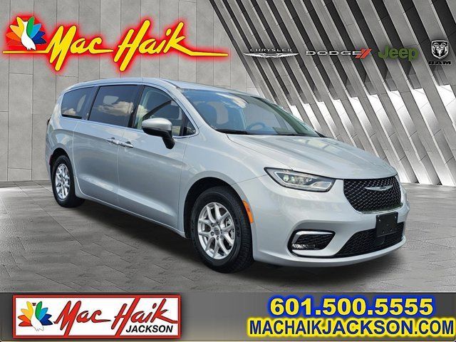 Used 2023 Chrysler Pacifica