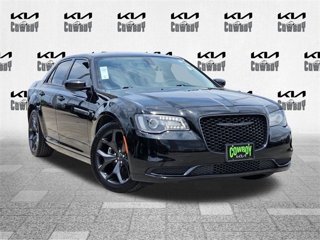 Used 2023 Chrysler 300