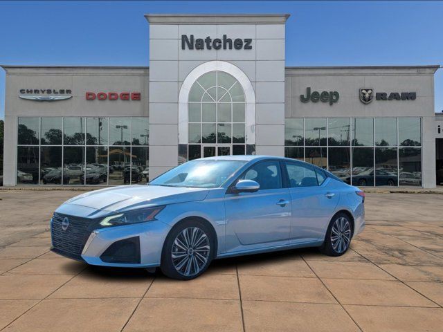 Used 2023 Nissan Altima
