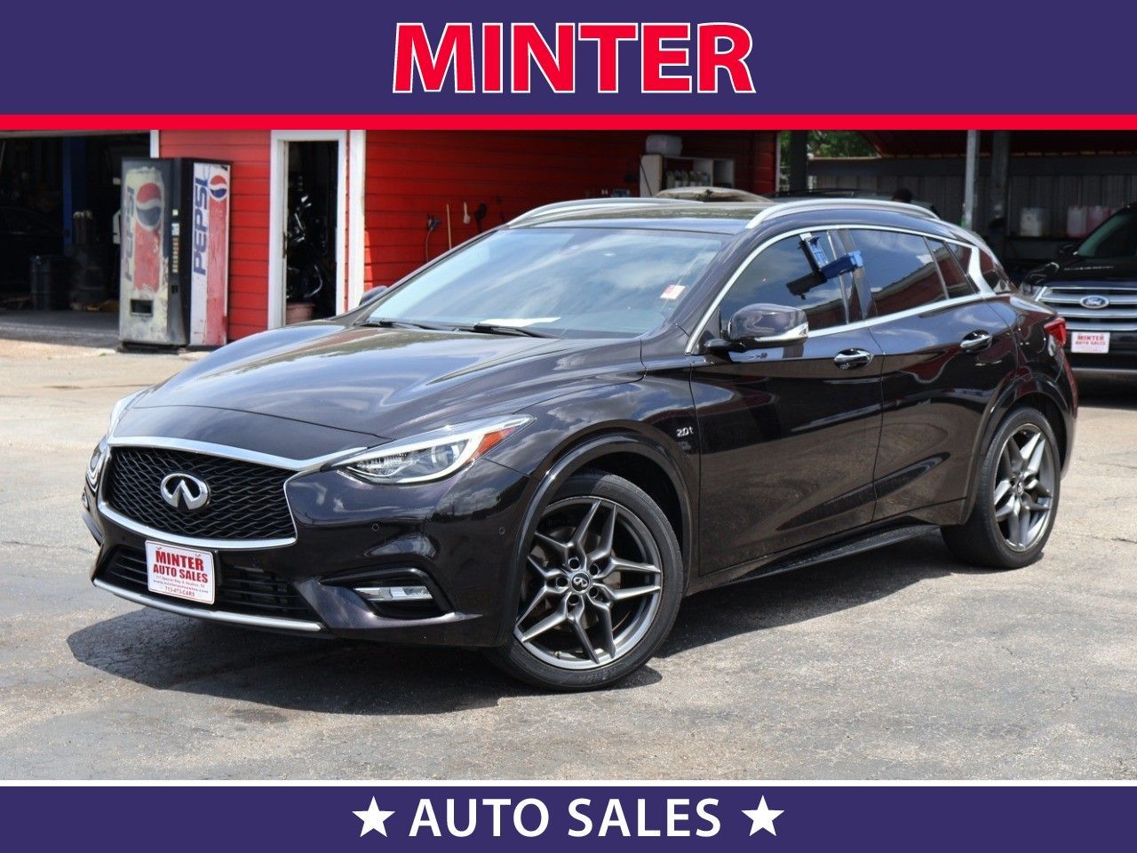 2017 INFINITI QX30 Premium's photo