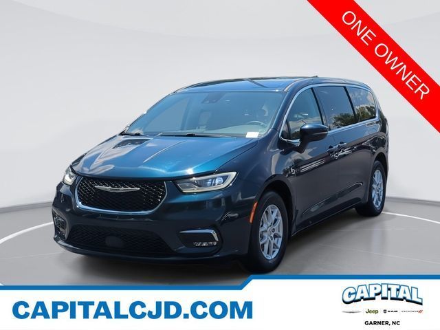 Used 2023 Chrysler Pacifica