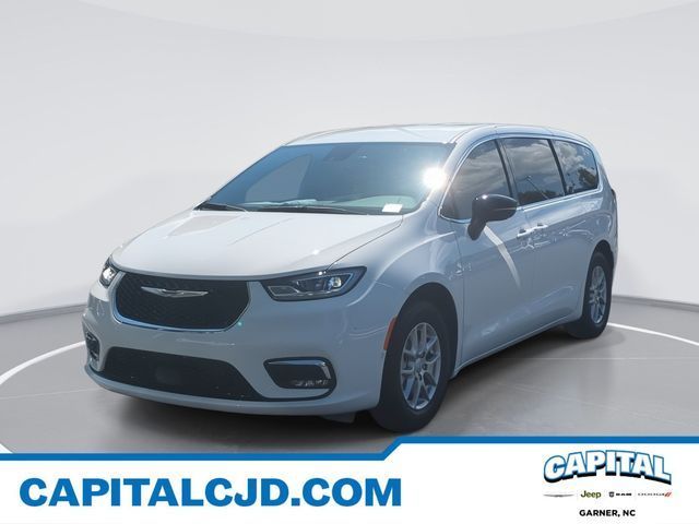 New 2025 Chrysler Pacifica