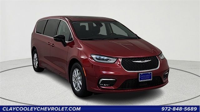 Used 2024 Chrysler Pacifica