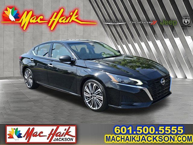 Used 2023 Nissan Altima