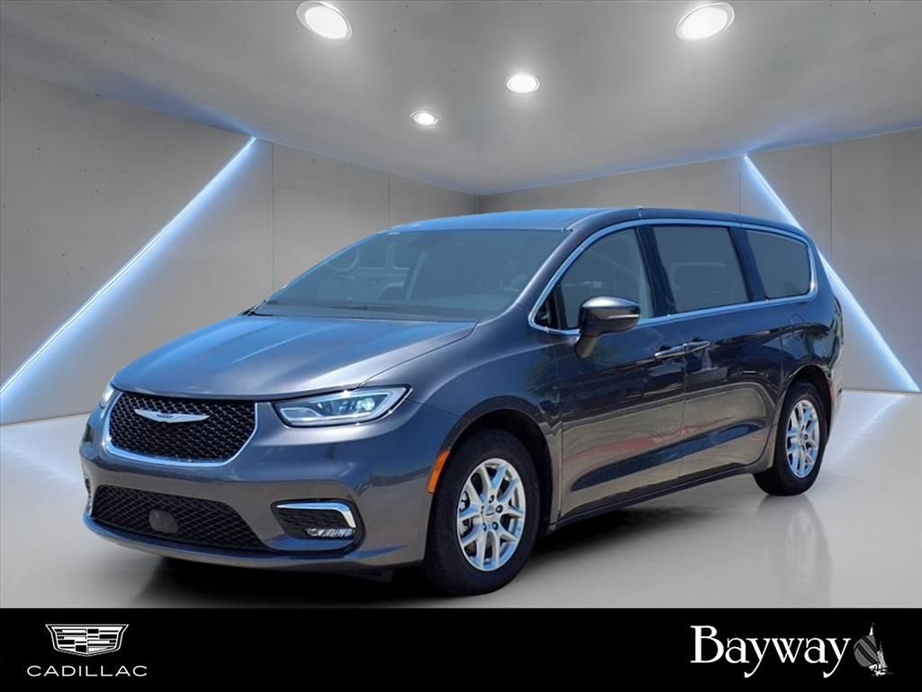 Used 2023 Chrysler Pacifica