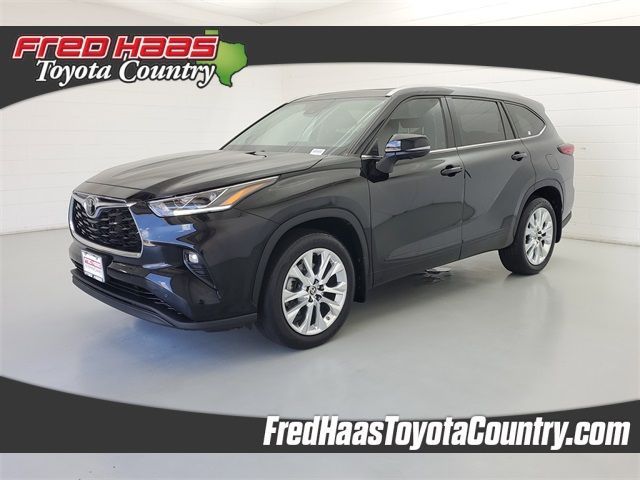 Used 2023 Toyota Highlander