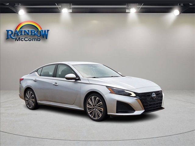 Used 2023 Nissan Altima