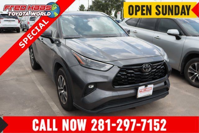 Used 2023 Toyota Highlander