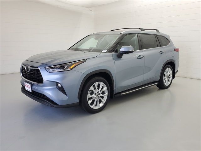 Used 2023 Toyota Highlander