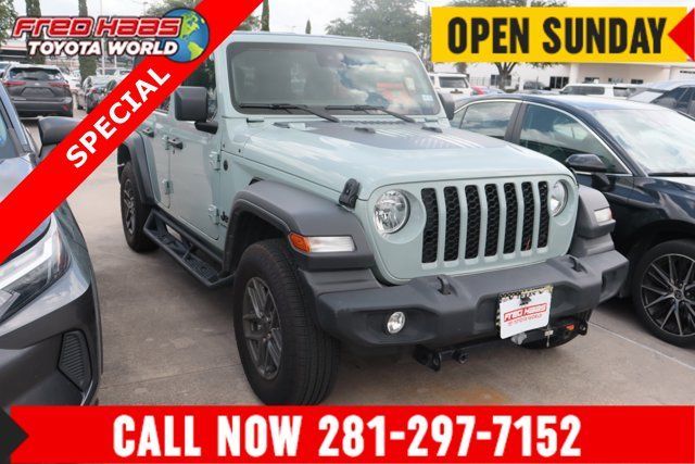 Used 2024 Jeep Wrangler