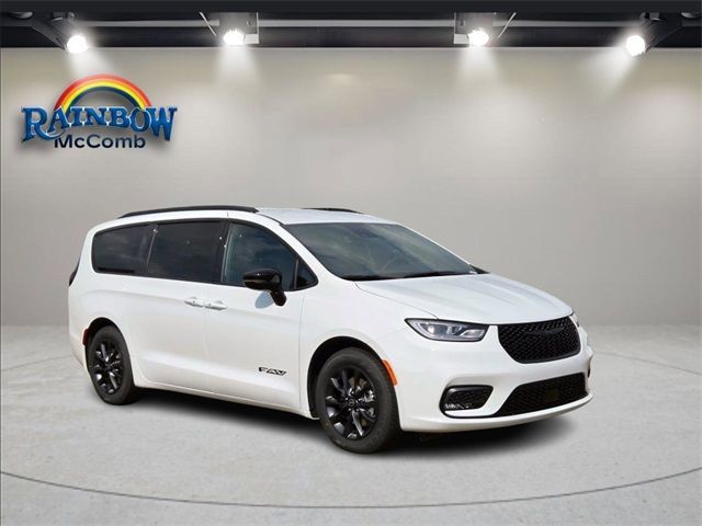 New 2025 Chrysler Pacifica