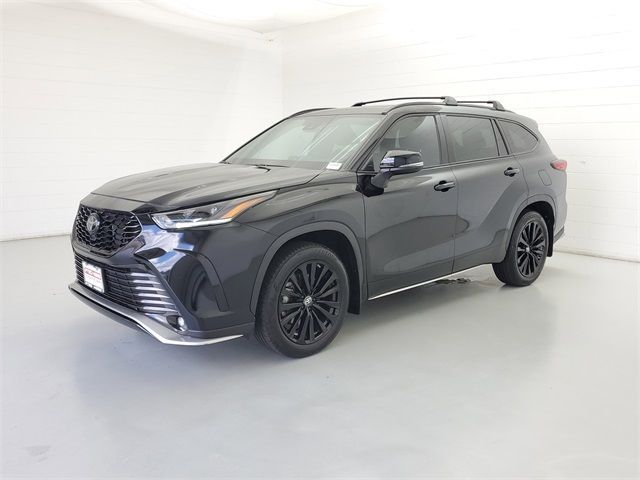 Used 2023 Toyota Highlander
