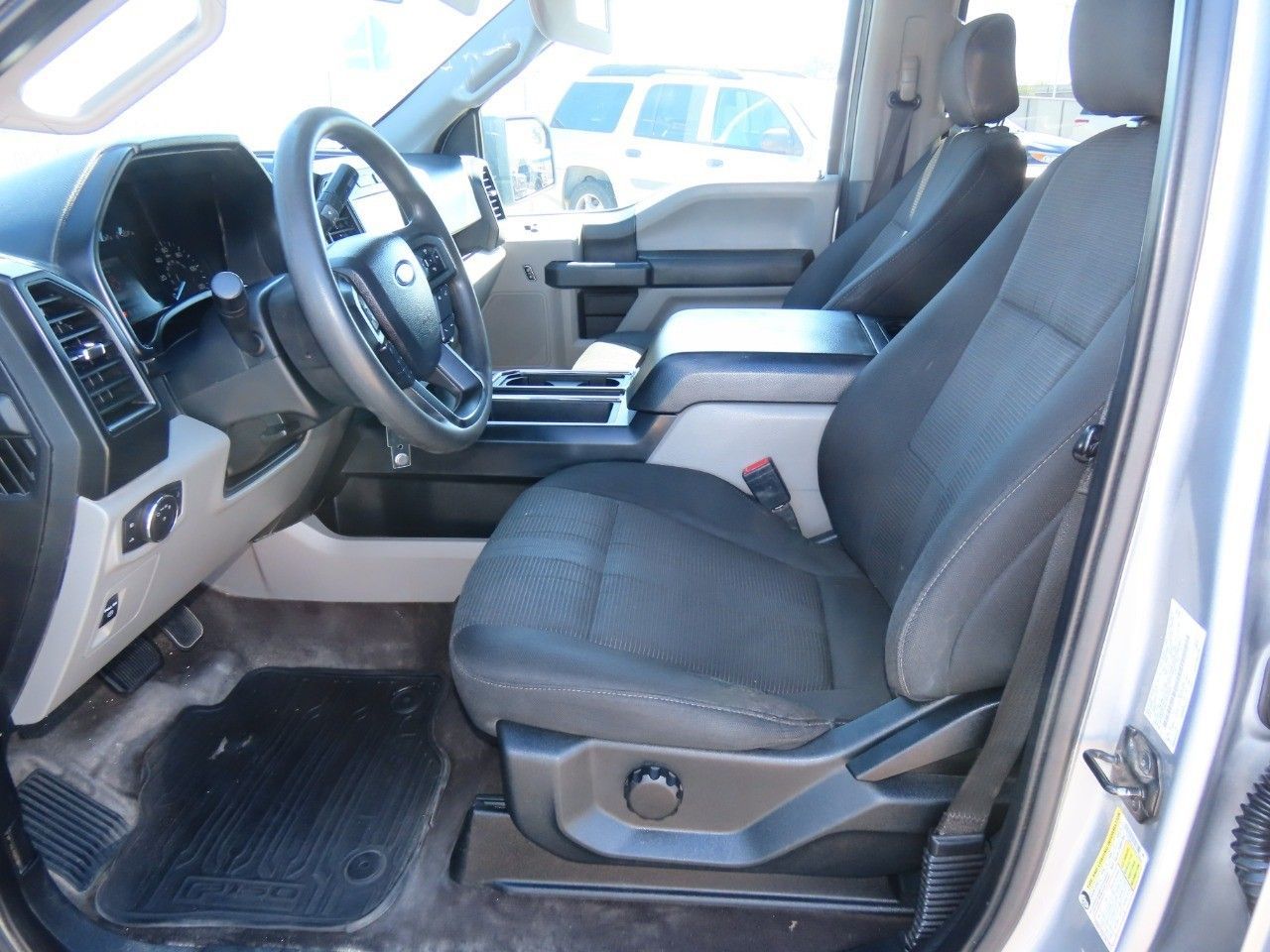 2017 Ford F-150 Lariat photo 20