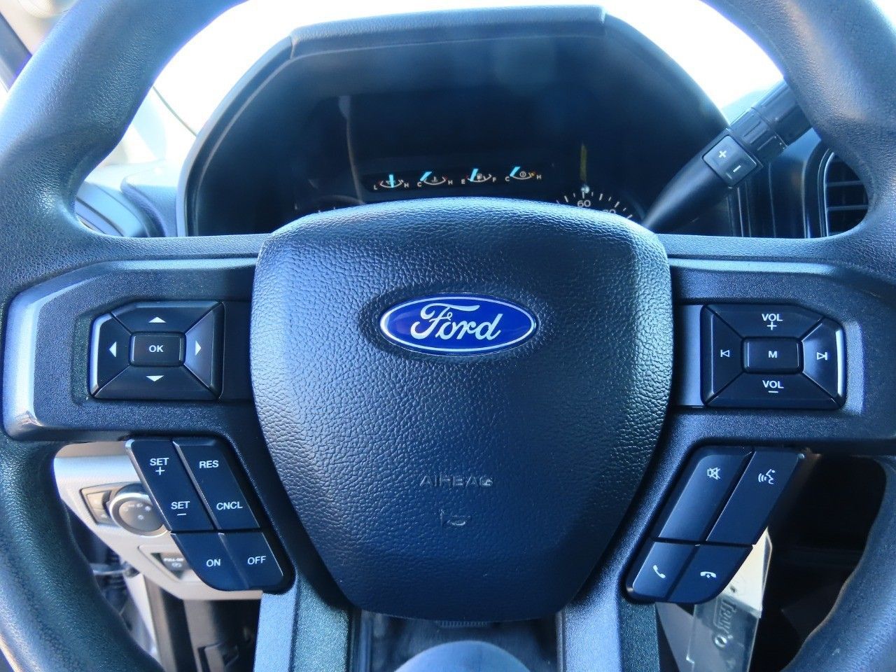 2017 Ford F-150 Lariat photo 22