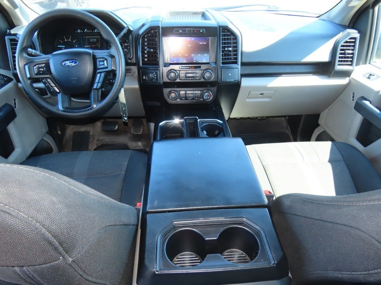 2017 Ford F-150 Lariat photo 18