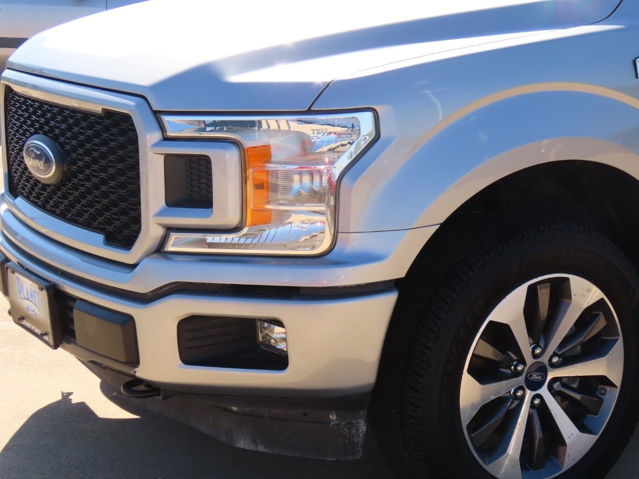 2017 Ford F-150 Lariat photo 2