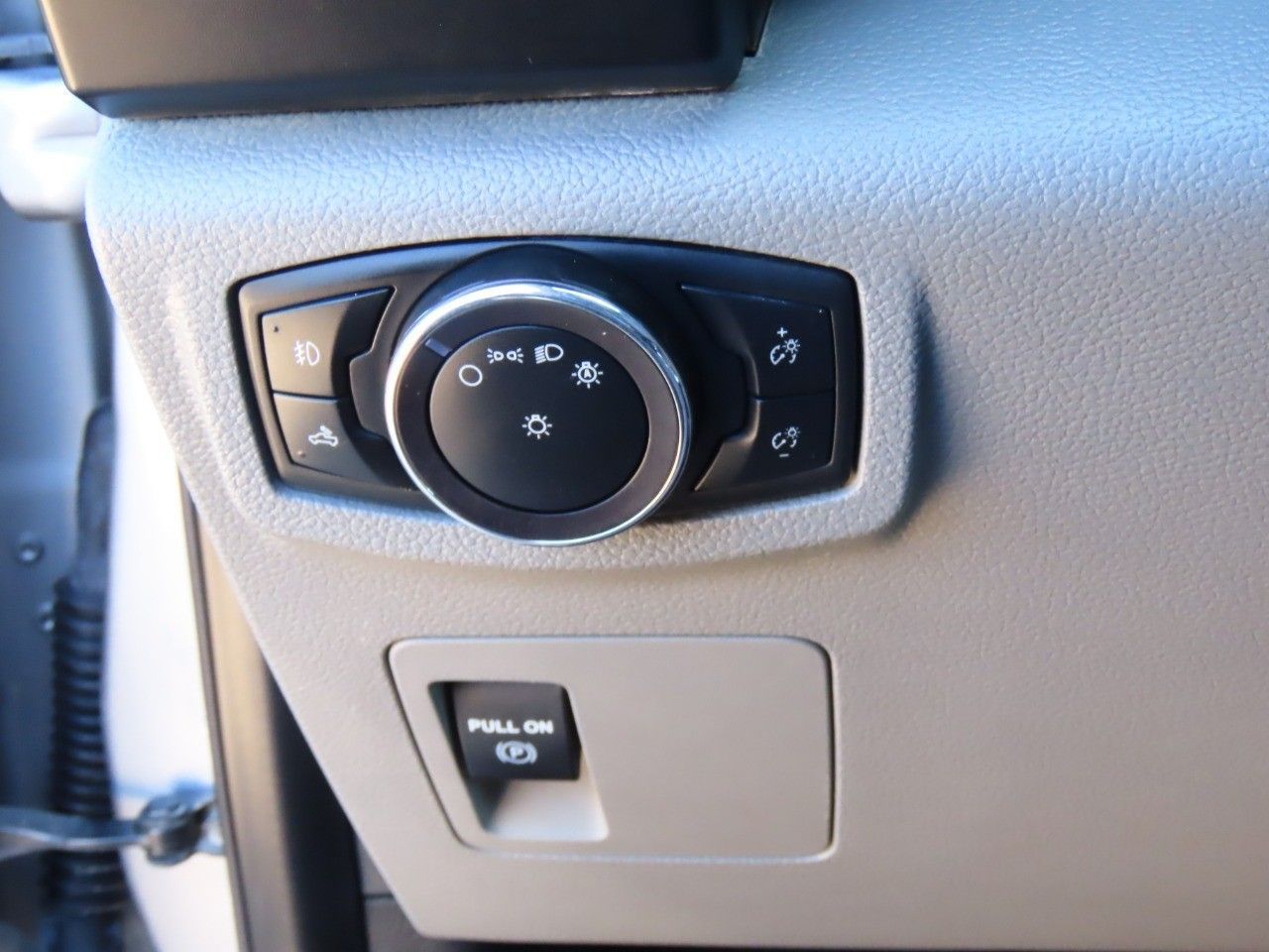 2017 Ford F-150 Lariat photo 21