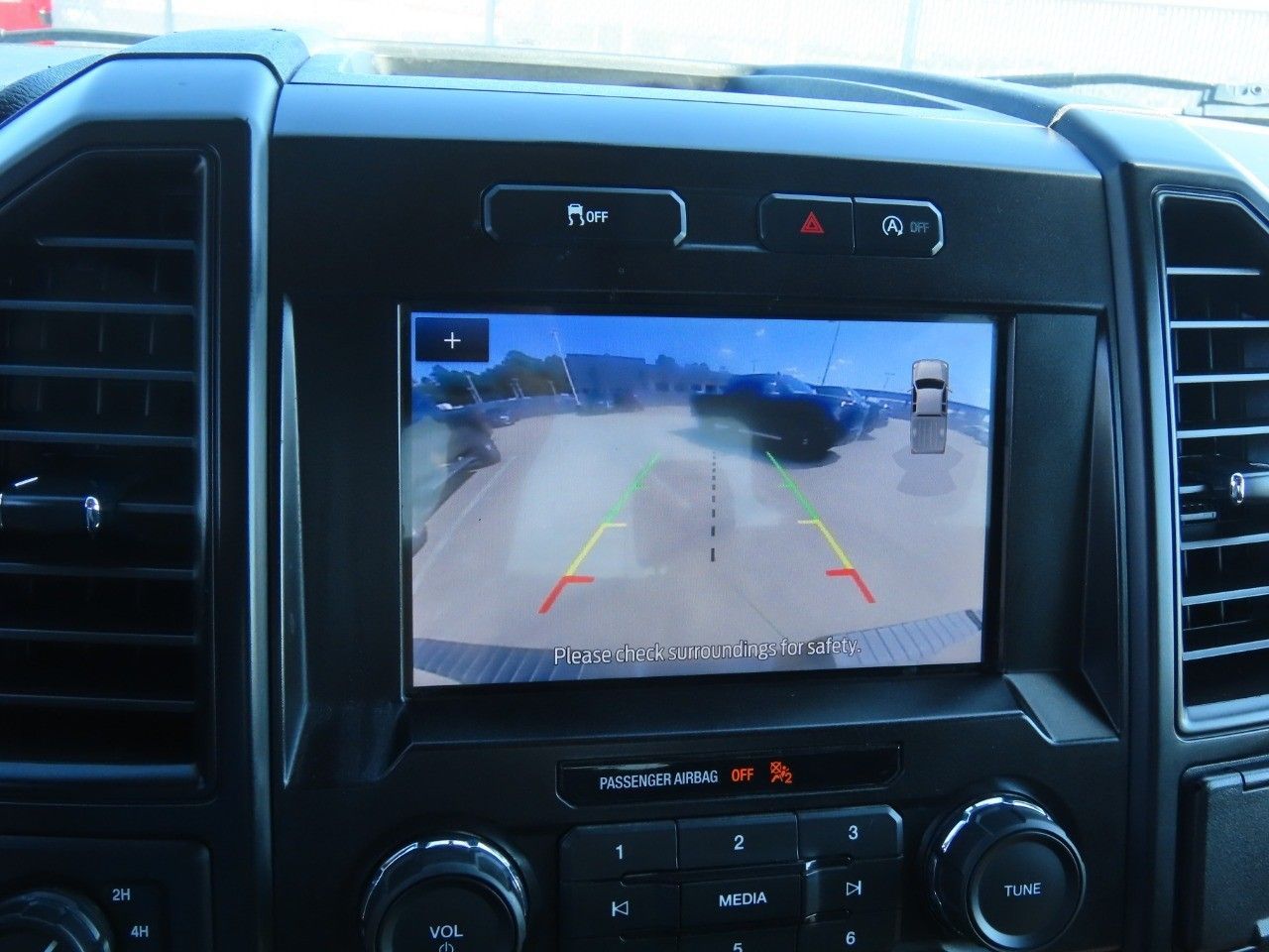 2017 Ford F-150 Lariat photo 25
