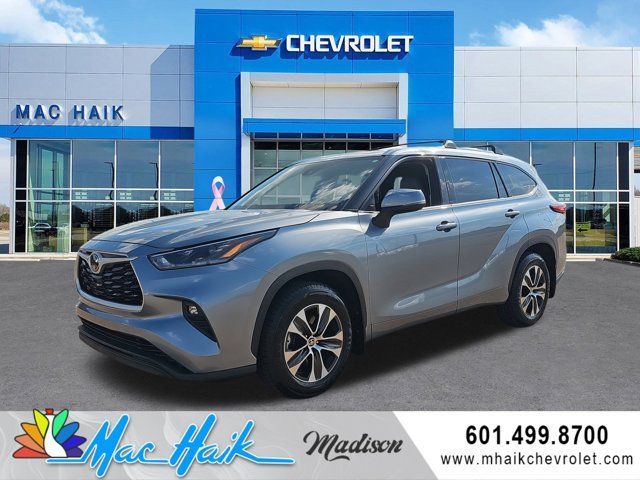 Used 2021 Toyota Highlander