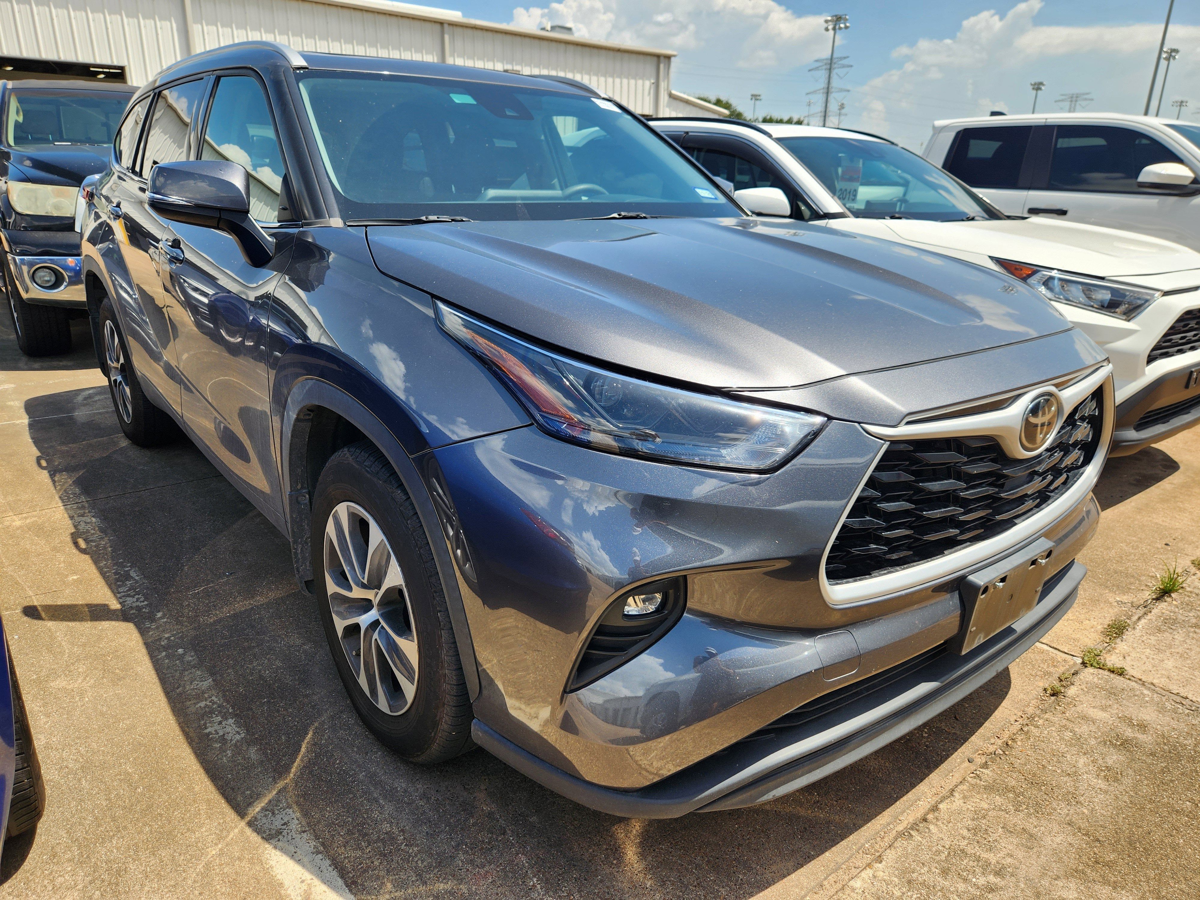 Used 2022 Toyota Highlander