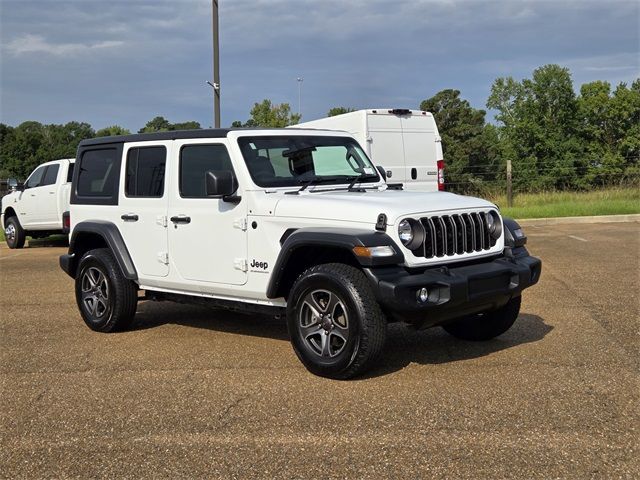 Used 2024 Jeep Wrangler