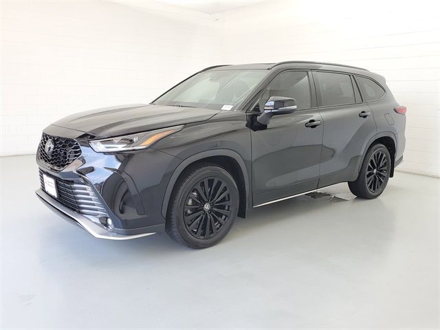 Used 2023 Toyota Highlander