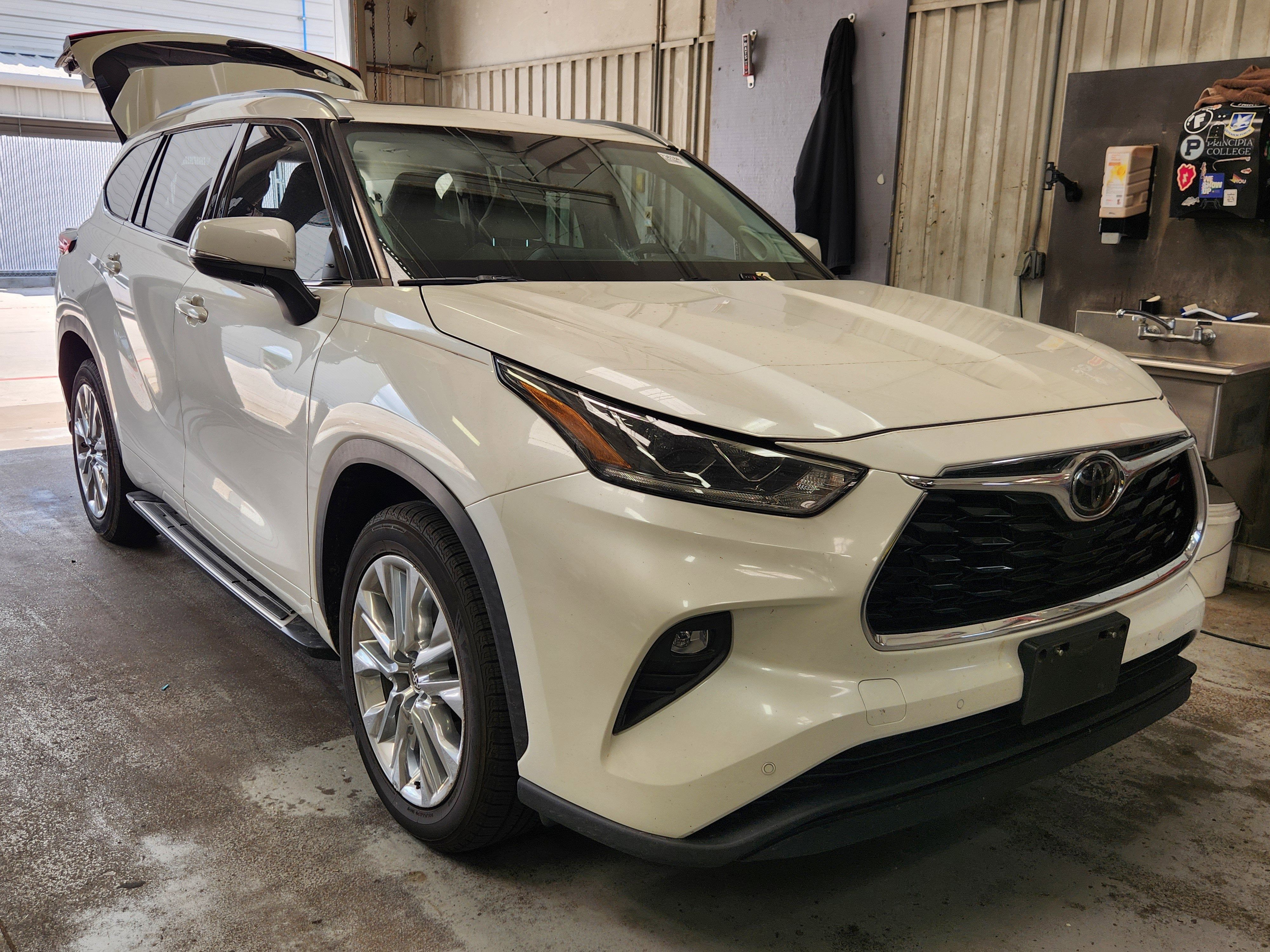 Used 2021 Toyota Highlander