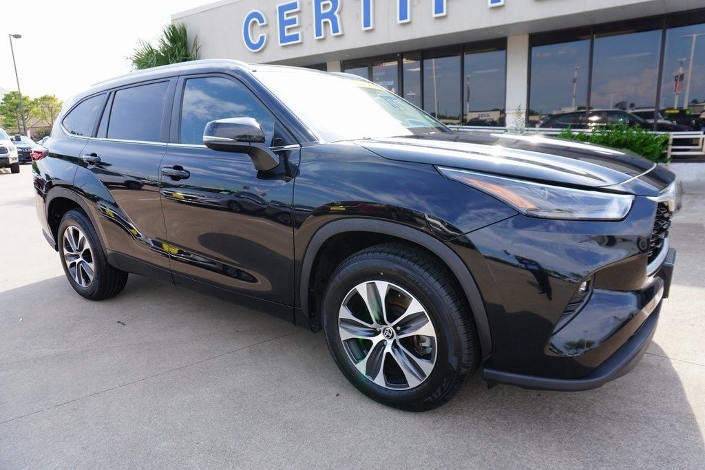 Used 2023 Toyota Highlander