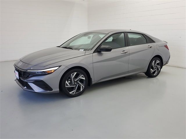 Used 2025 Hyundai Elantra