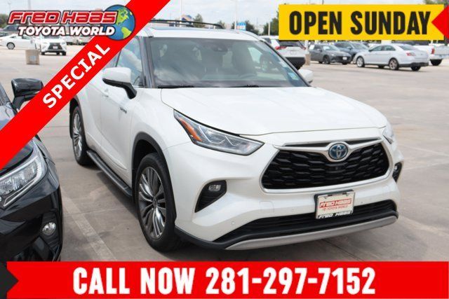 Used 2021 Toyota Highlander