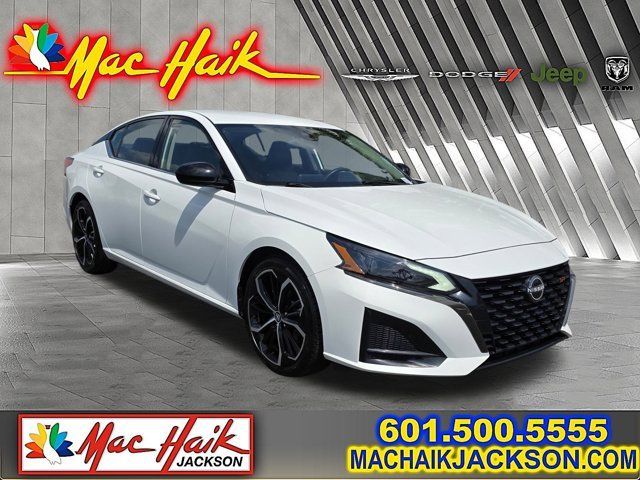 Used 2023 Nissan Altima