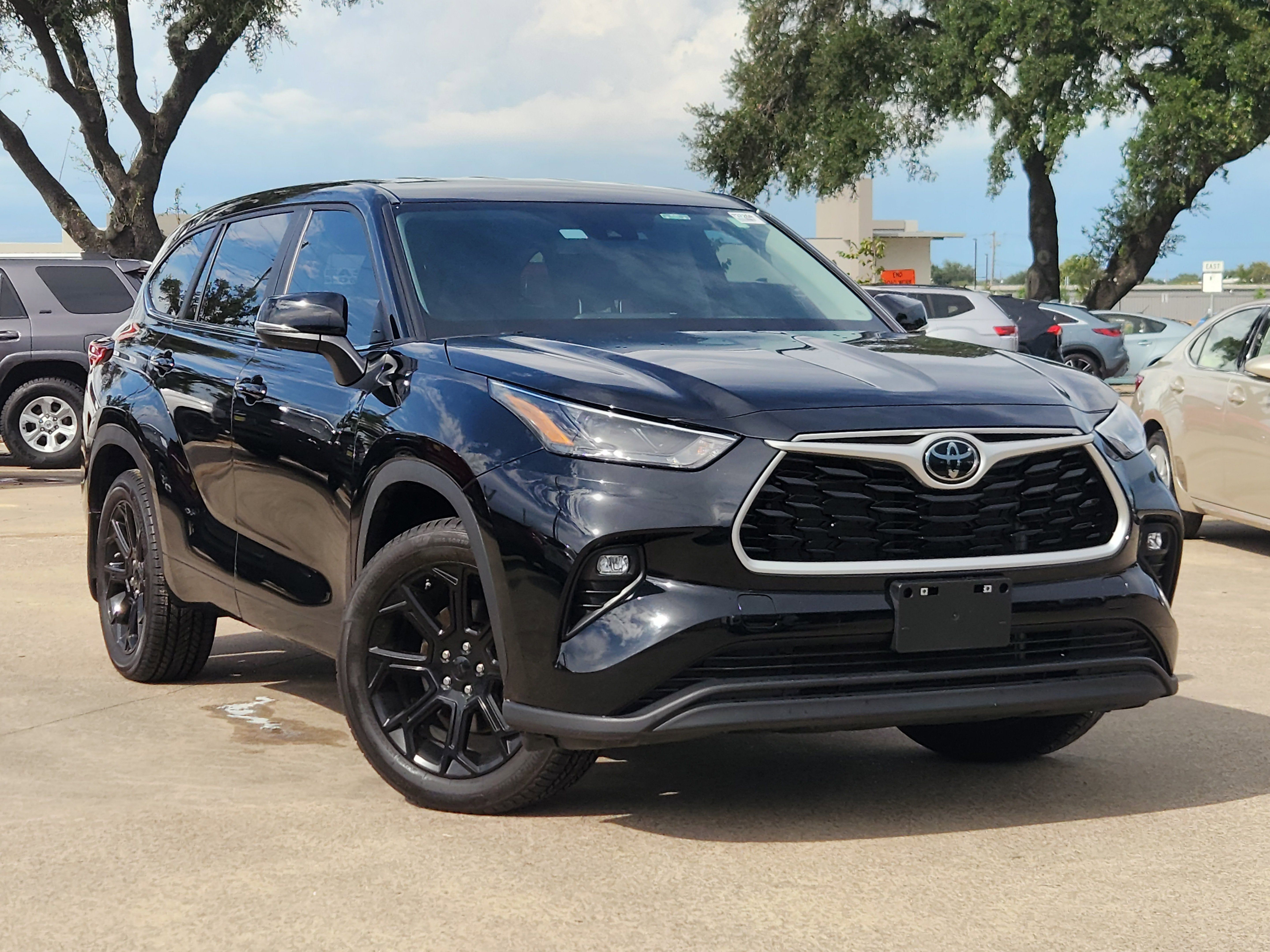 Used 2023 Toyota Highlander