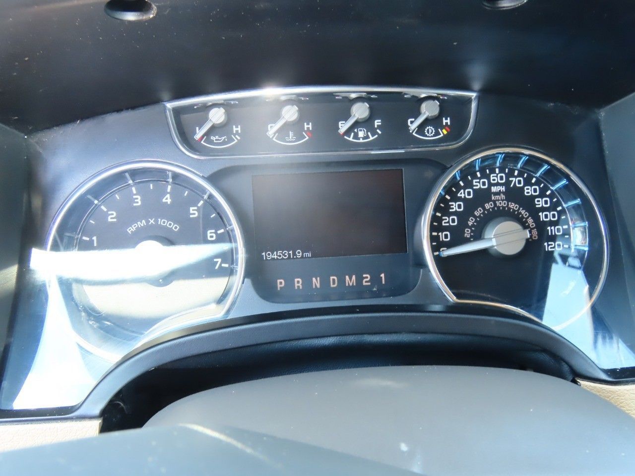 2011 Ford F-150 Lariat photo 26