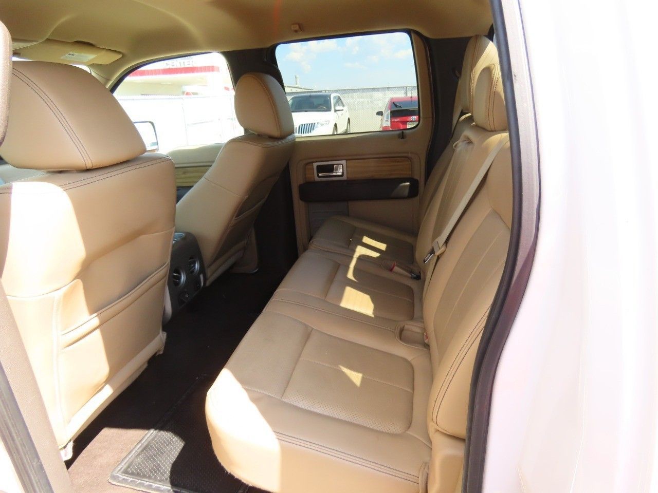 2011 Ford F-150 Lariat photo 18