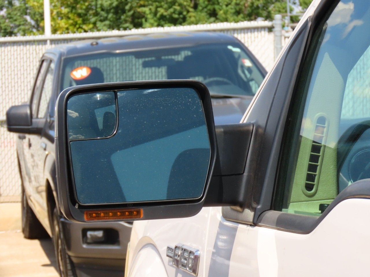 2011 Ford F-150 Lariat photo 16