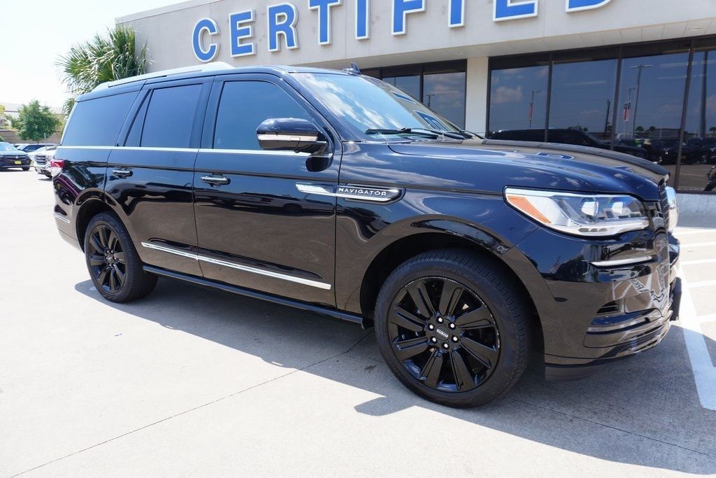 Used 2022 LINCOLN Navigator