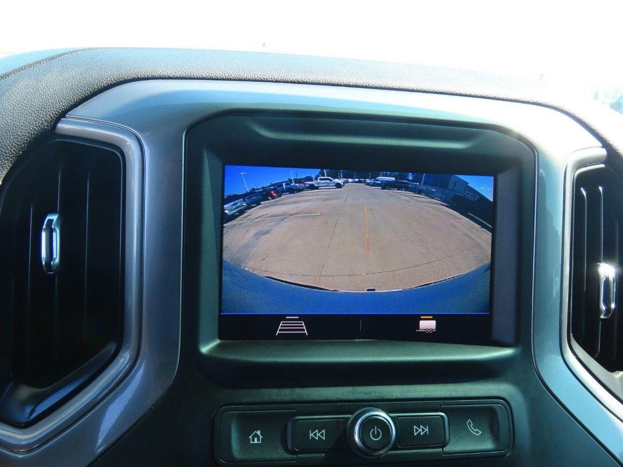 2020 Chevrolet Silverado 1500 Custom photo 26