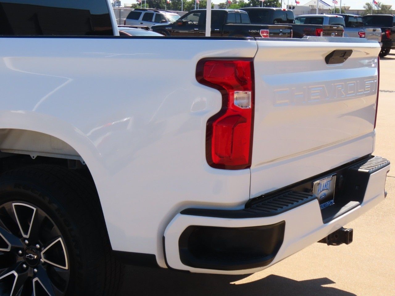 2020 Chevrolet Silverado 1500 Custom photo 12