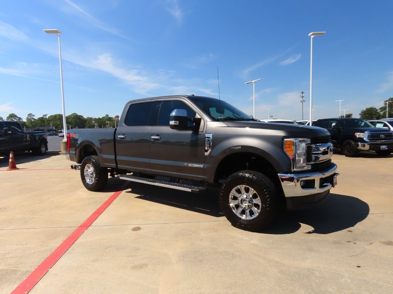 2017 Ford F-250 XLT photo 6