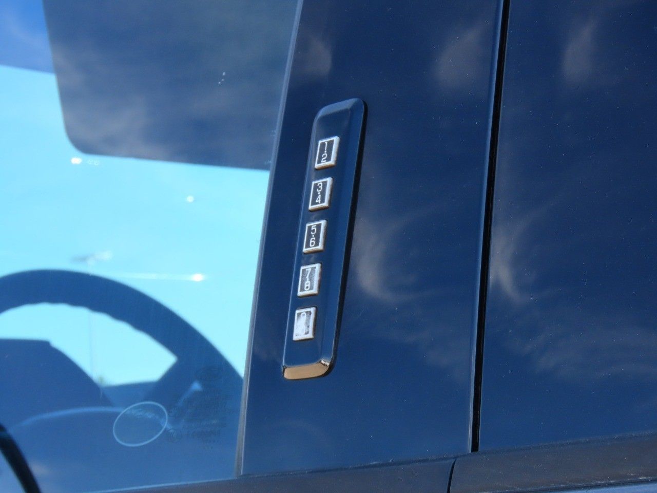 2017 Ford F-250 XLT photo 17