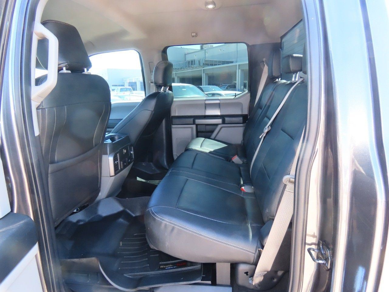 2017 Ford F-250 XLT photo 19