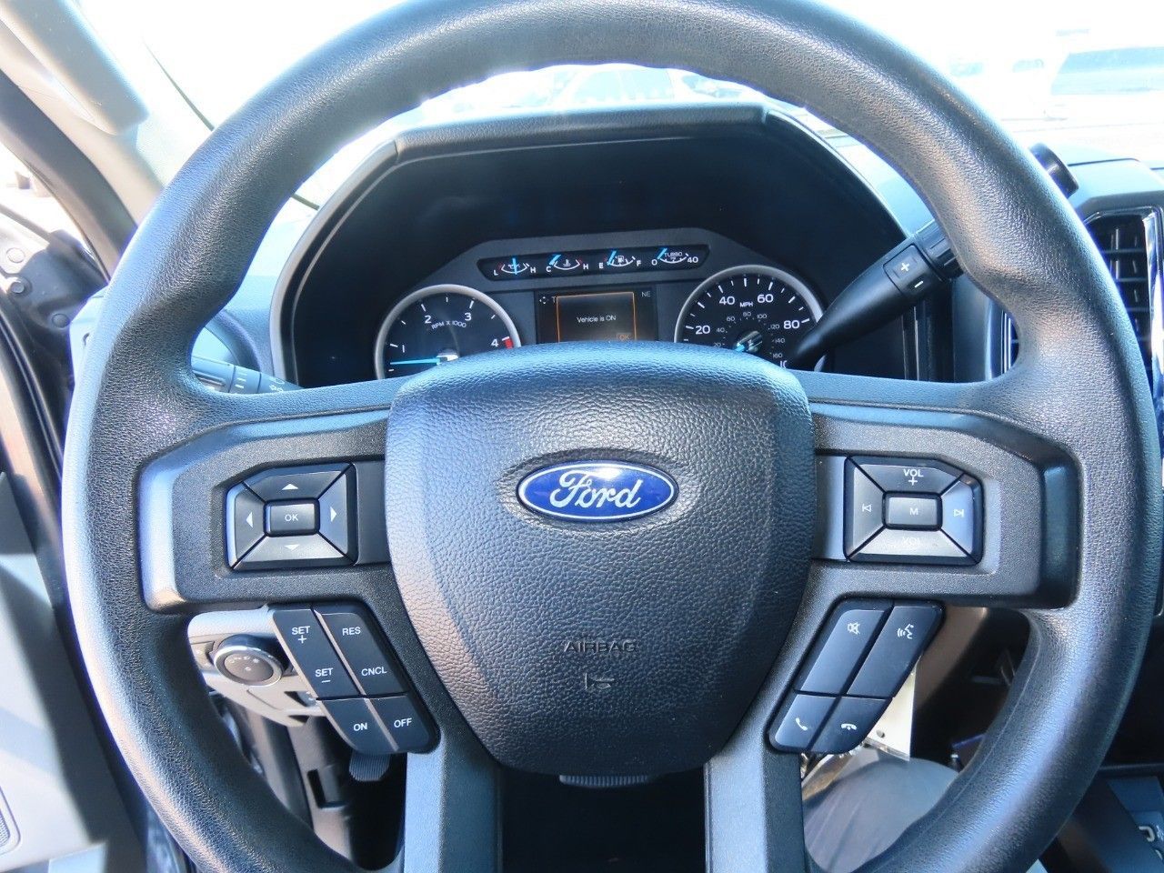 2017 Ford F-250 XLT photo 25