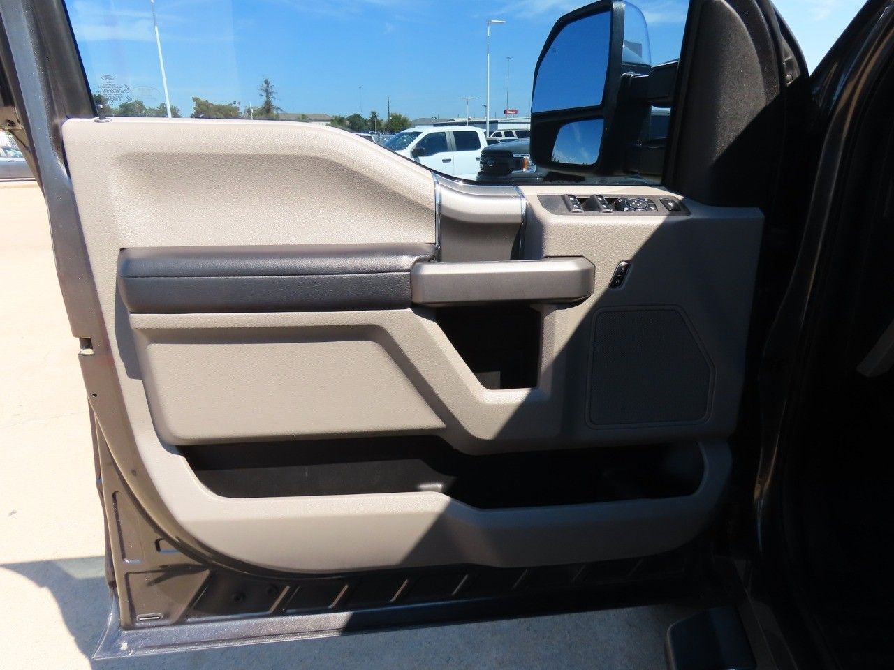 2017 Ford F-250 XLT photo 22