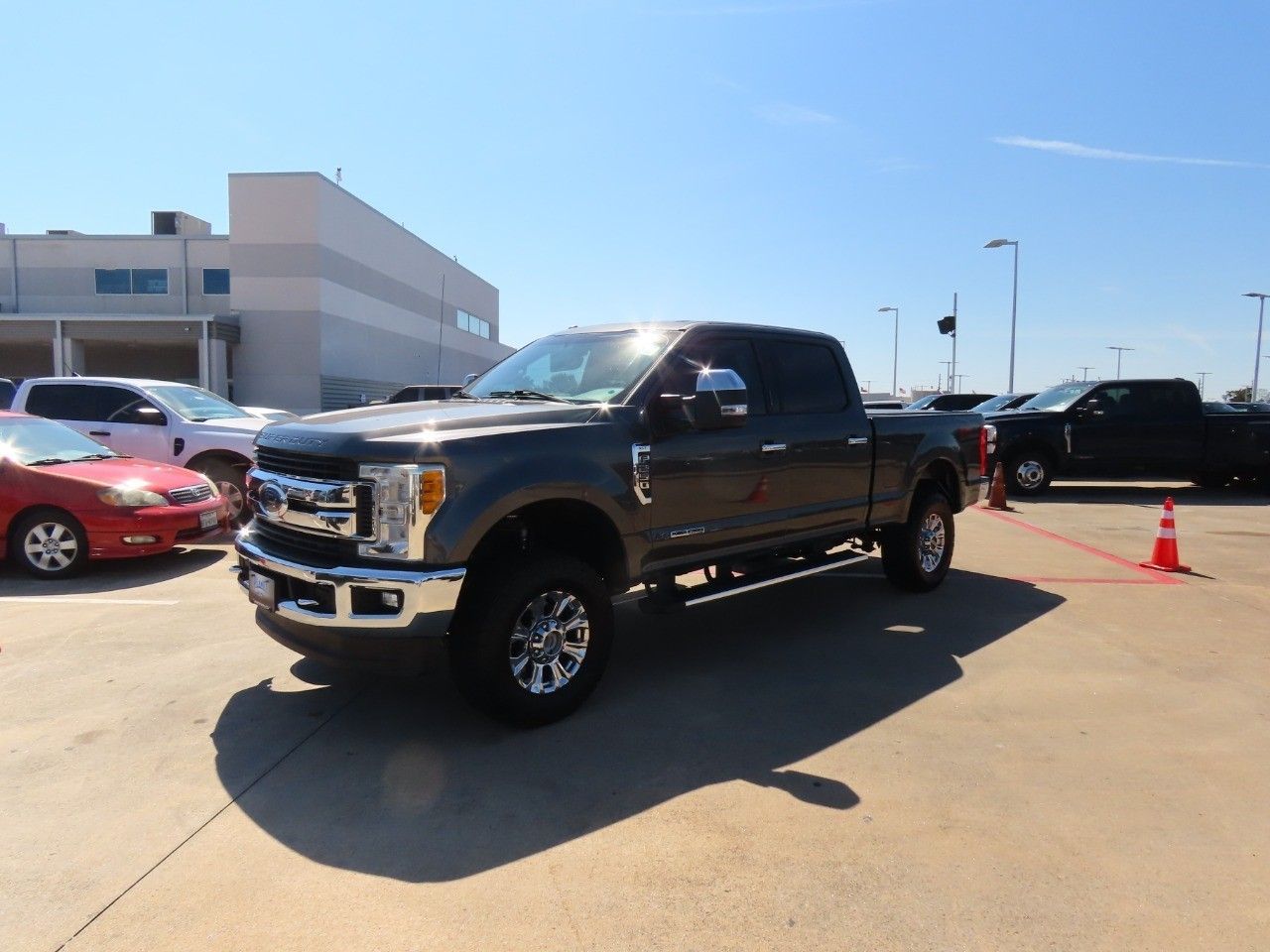2017 Ford F-250 XLT photo 2