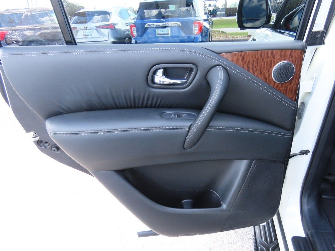 2019 Nissan Armada SL photo 17