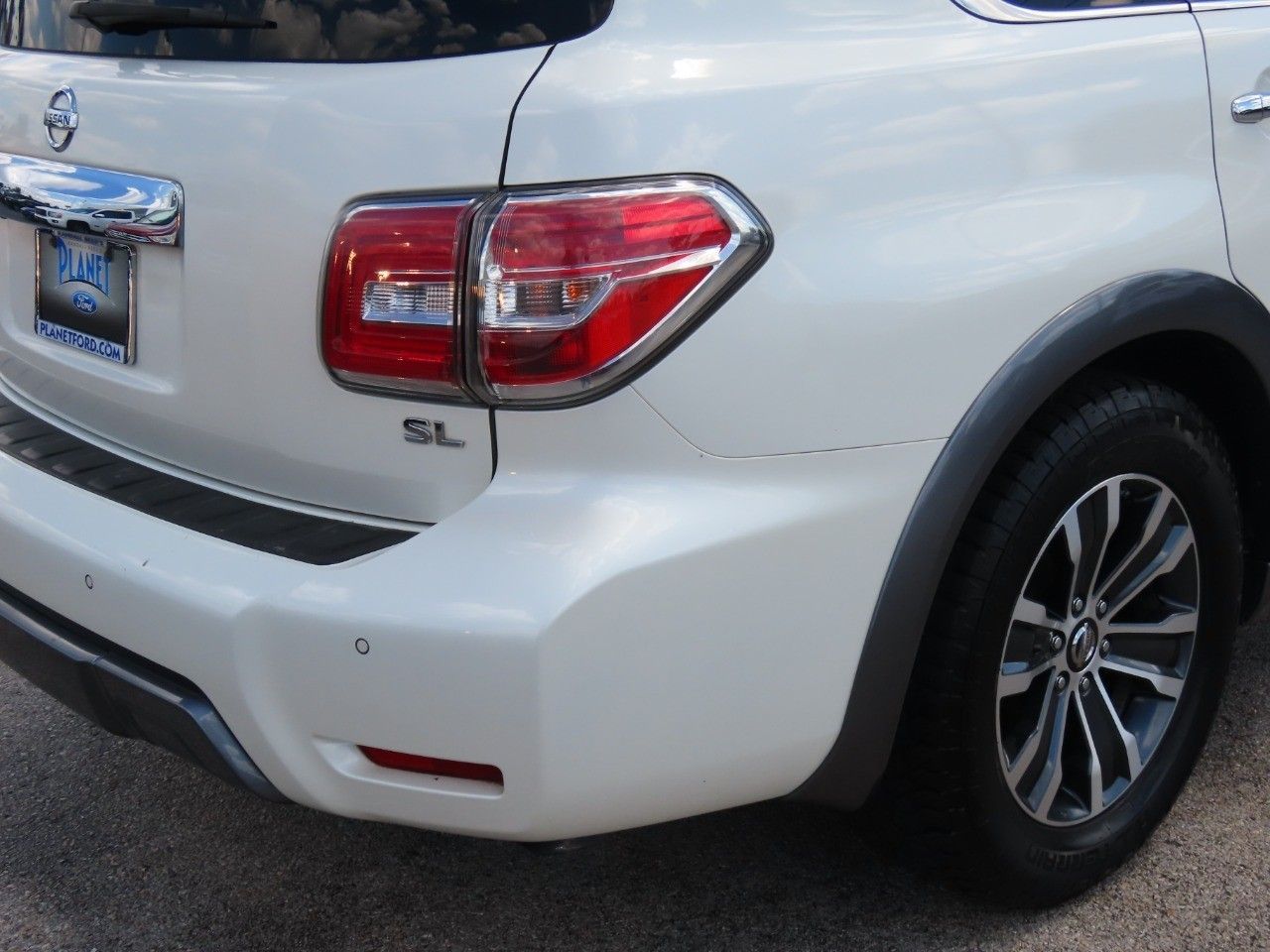2019 Nissan Armada SL photo 9