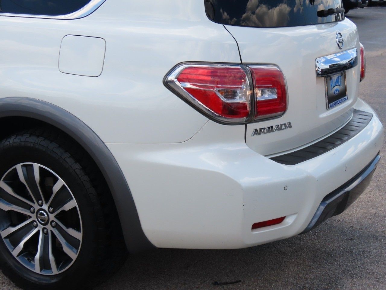2019 Nissan Armada SL photo 13